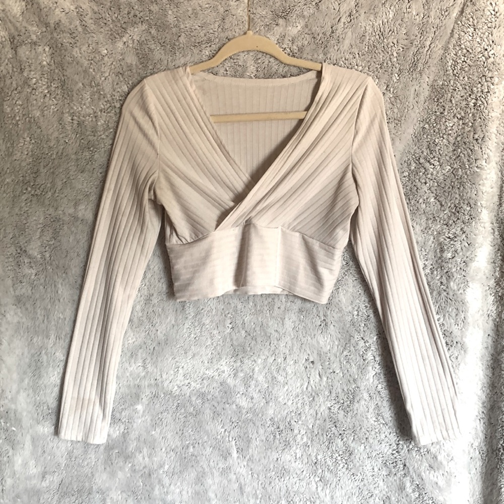 Long sleeve cropped top